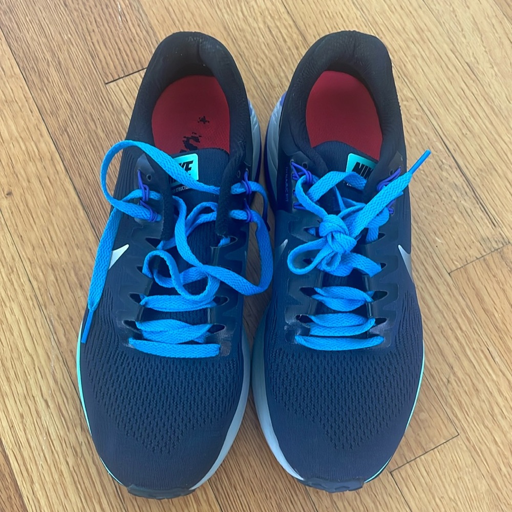 NEW NIKE RUNNING SHOES